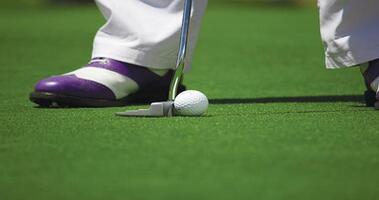 What golfers can learn from eye-tracking research to improve their putting