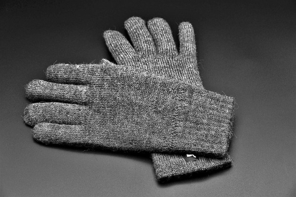 How to Choose Running Gloves for Men